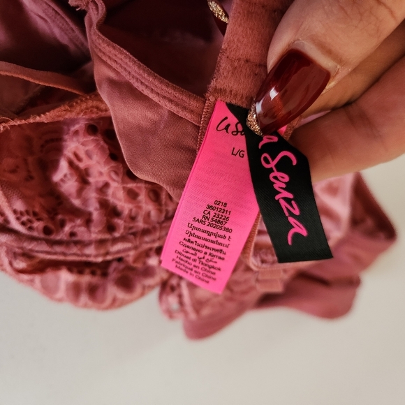 La Senza Lace Bodysuit Lot Pink Purple Lace Lingerie Teddy Size Medium Underwire - Picture 12 of 13